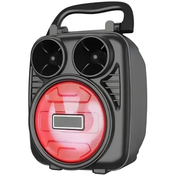 Imagem da caixa de som Bluetooth Amby A001 no formato quadrado com foco nos detalhes visuais